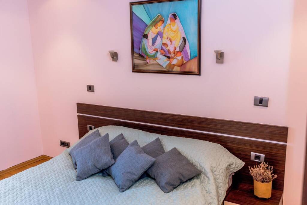 Sea View Apartment Next To Sea Garden And Beach ヴァルナ エクステリア 写真