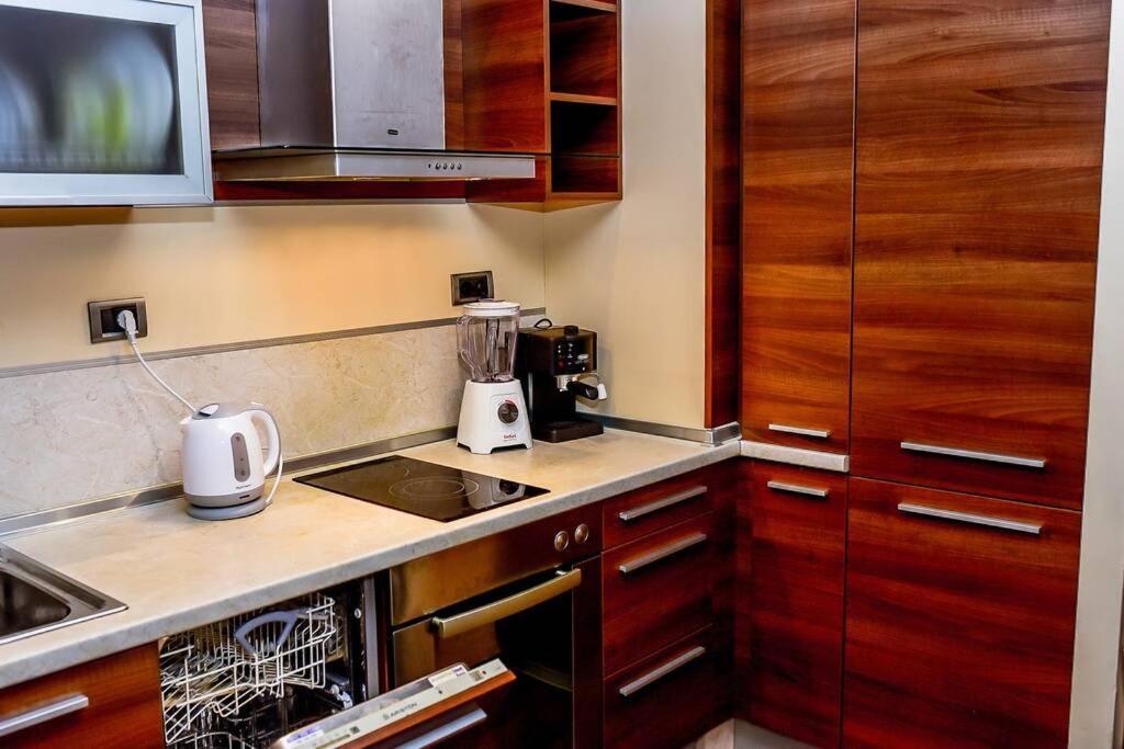 Sea View Apartment Next To Sea Garden And Beach ヴァルナ エクステリア 写真