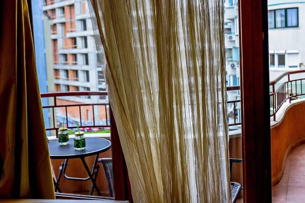Sea View Apartment Next To Sea Garden And Beach ヴァルナ エクステリア 写真