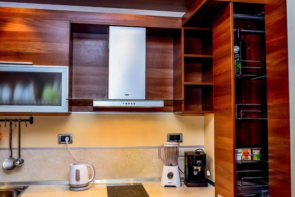 Sea View Apartment Next To Sea Garden And Beach ヴァルナ エクステリア 写真