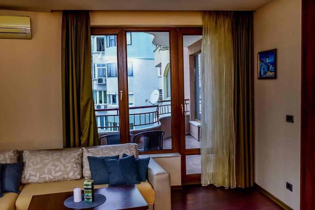 Sea View Apartment Next To Sea Garden And Beach ヴァルナ エクステリア 写真