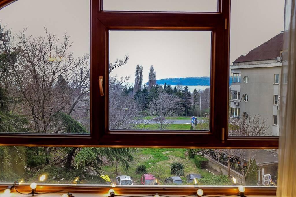 Sea View Apartment Next To Sea Garden And Beach ヴァルナ エクステリア 写真