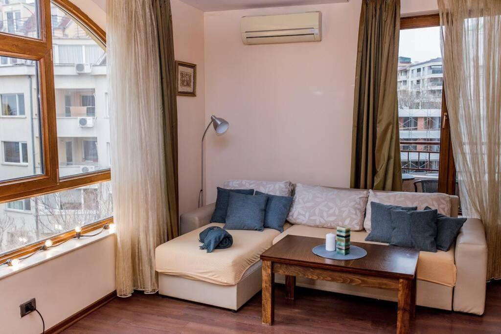 Sea View Apartment Next To Sea Garden And Beach ヴァルナ エクステリア 写真